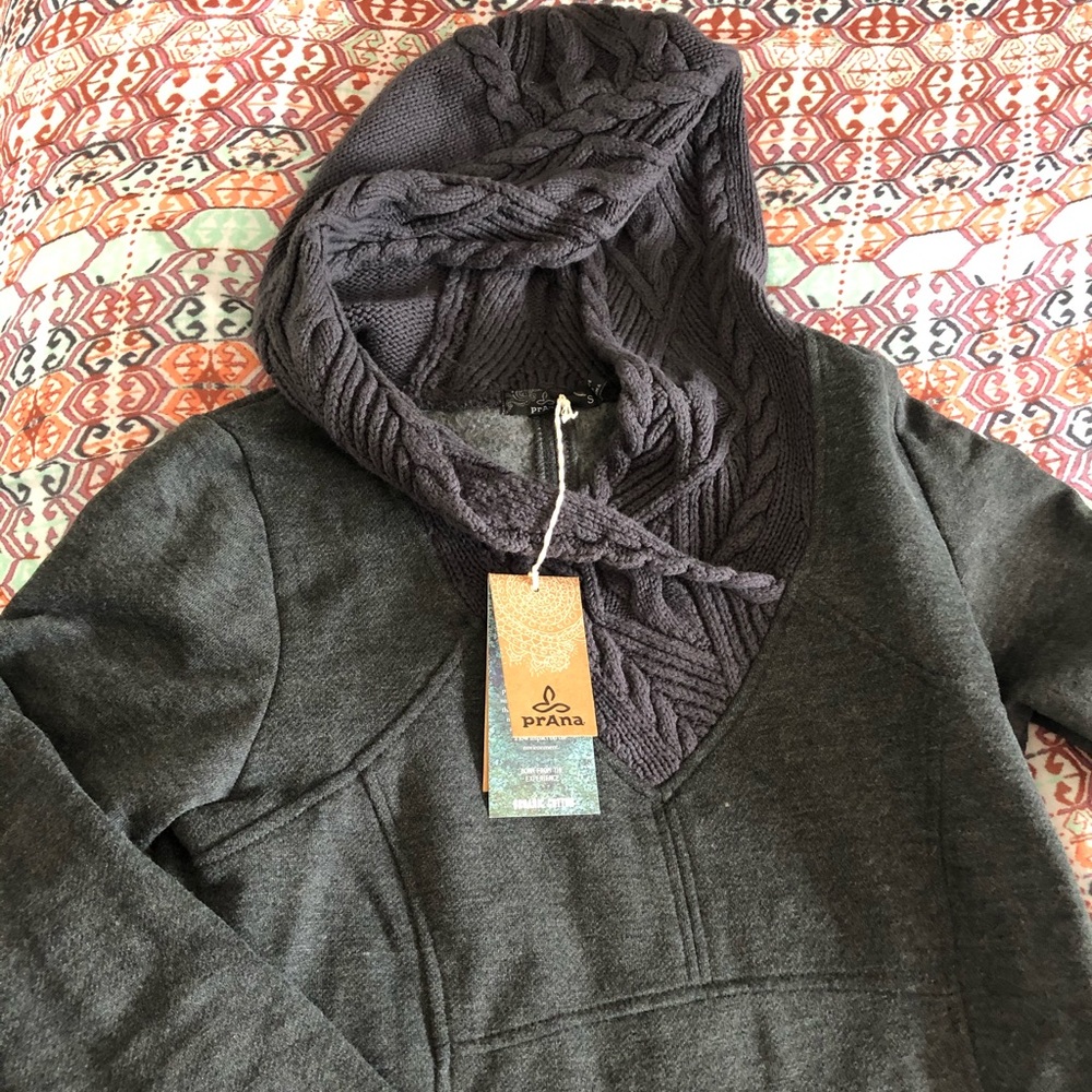 BNWT Gorgeous Prana grey hooded sweater dress